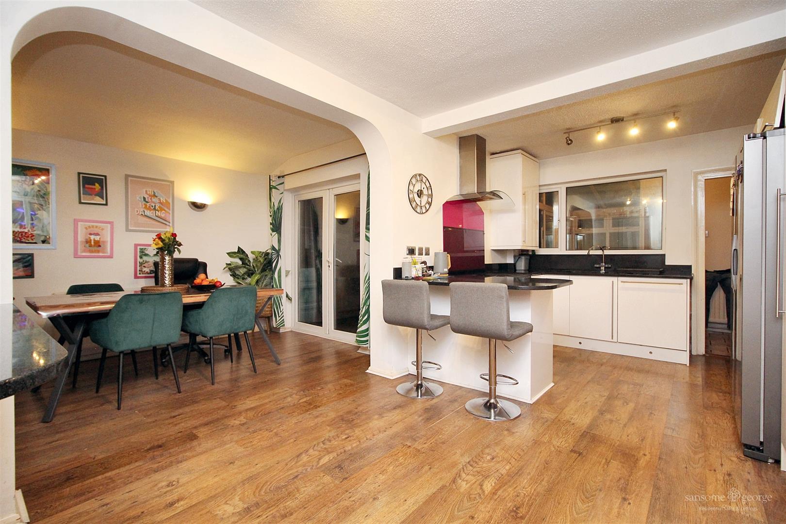 4 bed property in Wantage Road, Reading
